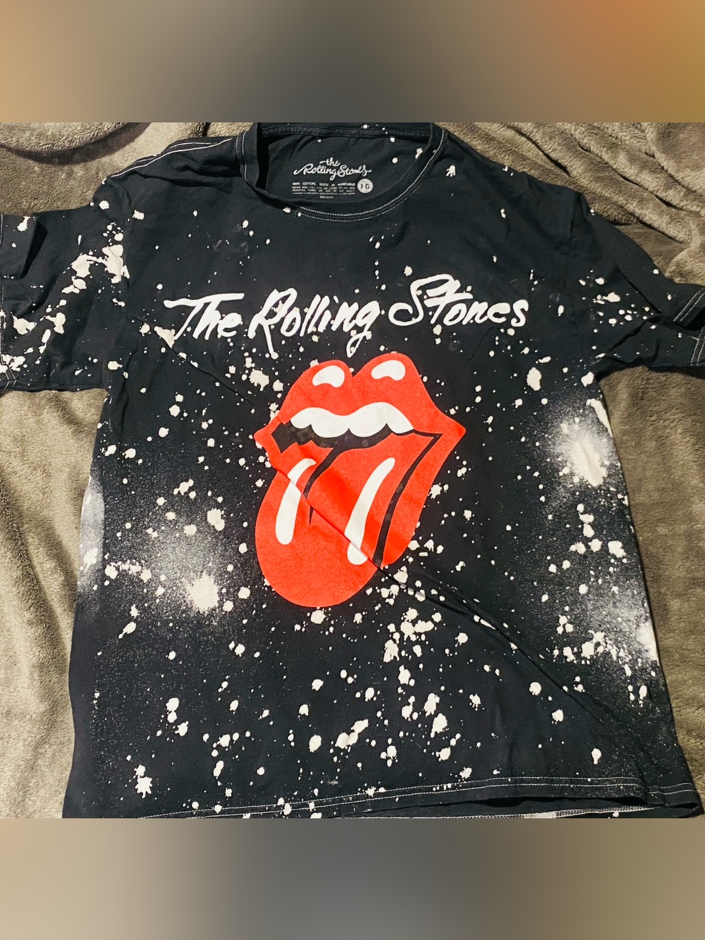 THE ROLLING STONES lips t-shirt paint splatter black t-shirt concert L